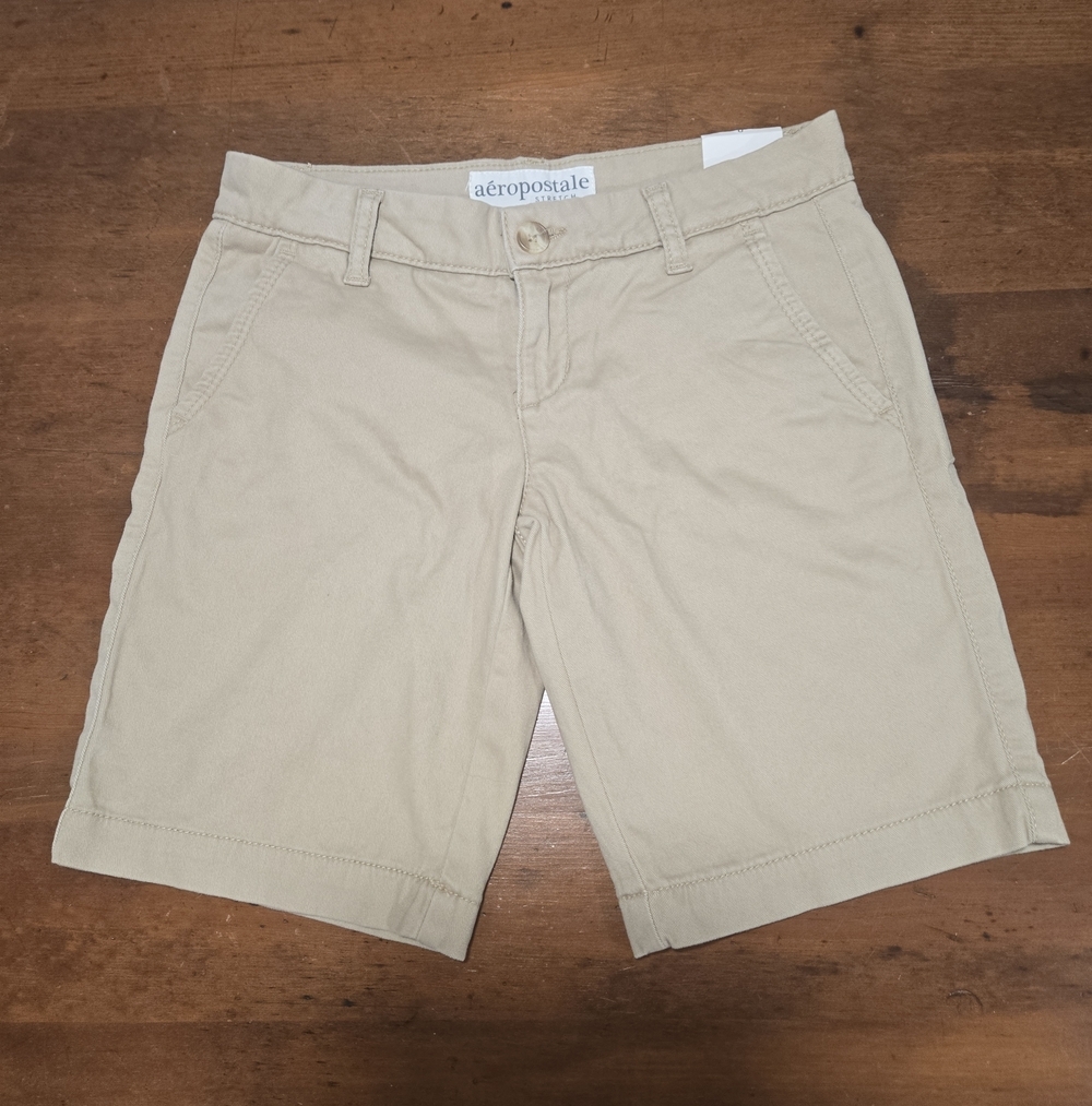 NWT Aeropostale Womens Stretch Low Rise Bermuda Jorts Shorts Tan Size 0